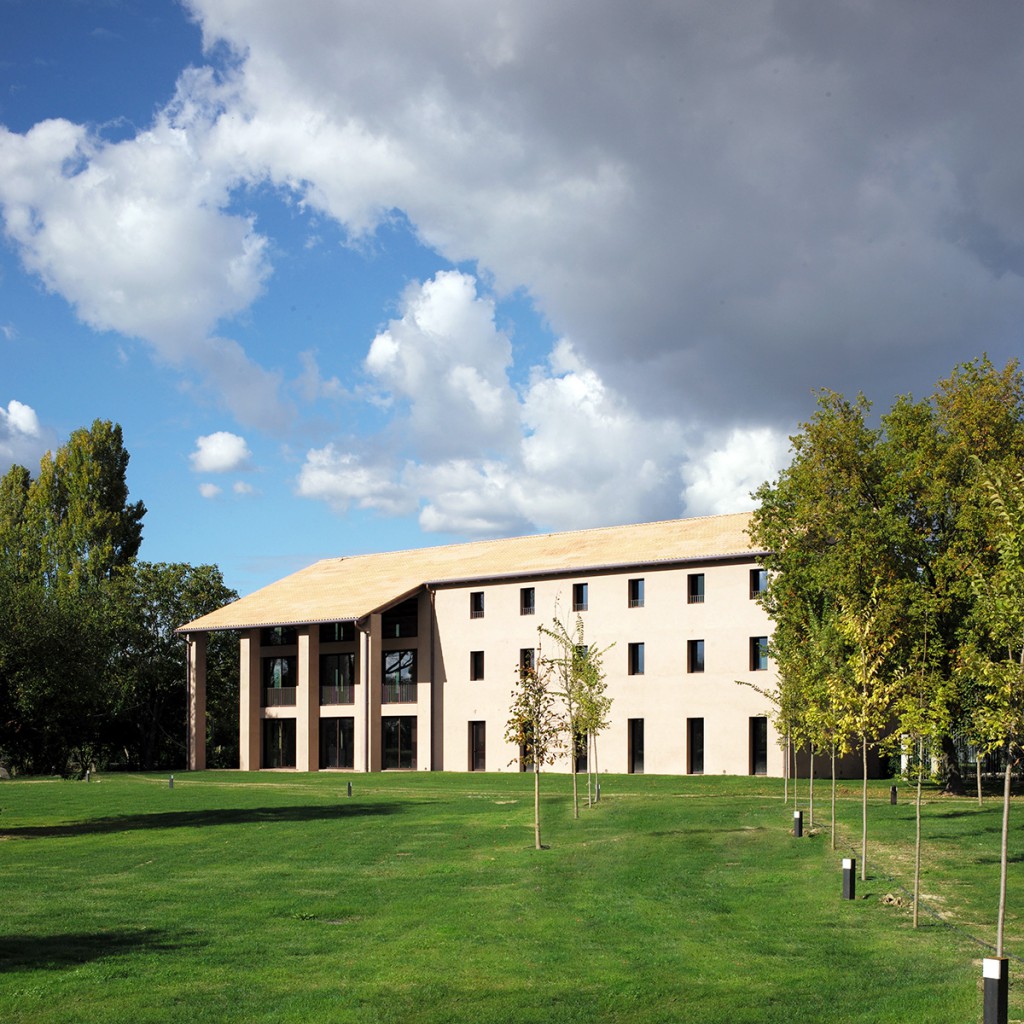 h-campus_img-04-1024x1024