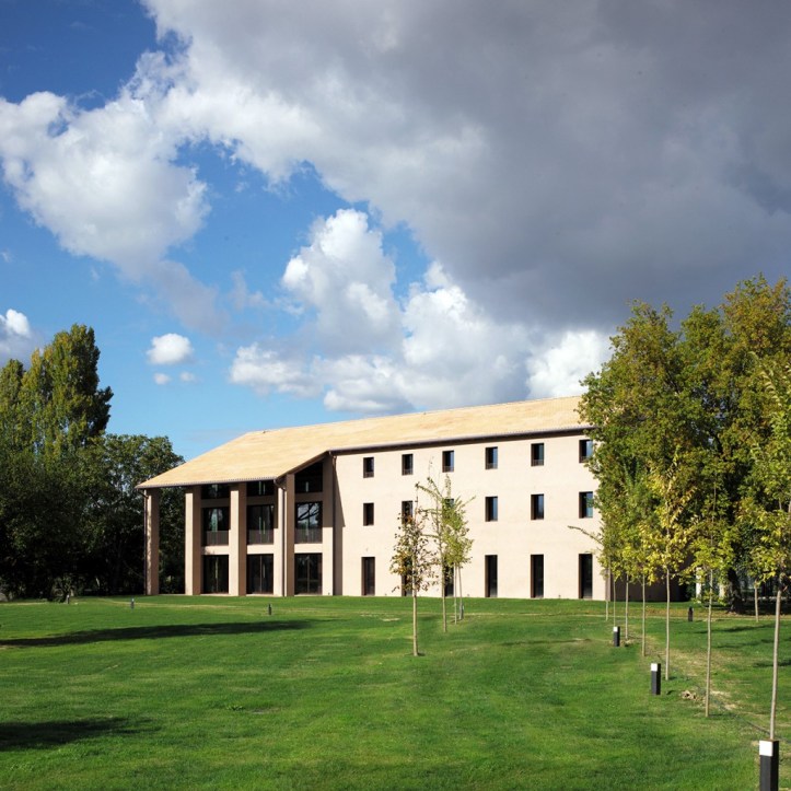 h-campus_img-04-1024x1024